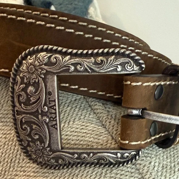 Ariat Brown Leather Belt with Ornate Silver Buckle - Picture 4 of 4